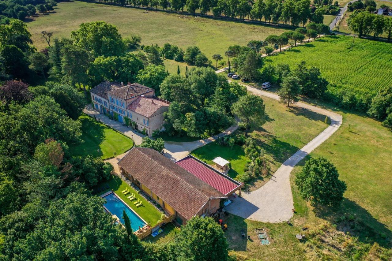 ホテル Le Manoir Du Thouron Saint-Sulpice  エクステリア 写真