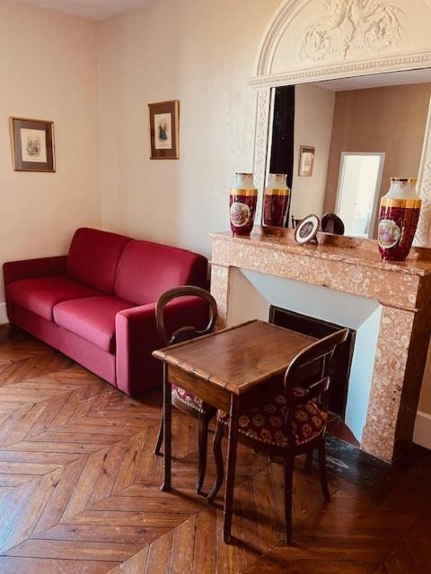 ホテル Le Manoir Du Thouron Saint-Sulpice  エクステリア 写真