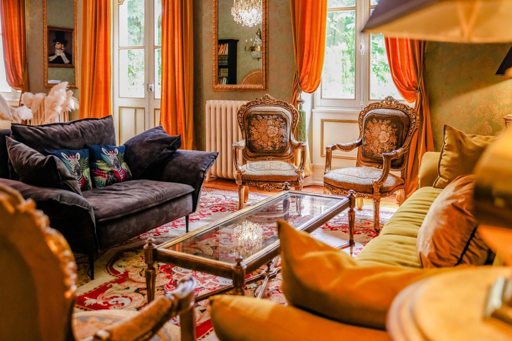 ホテル Le Manoir Du Thouron Saint-Sulpice  エクステリア 写真