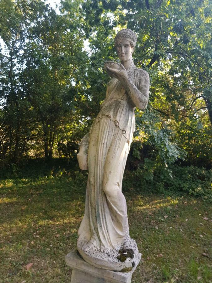 ホテル Le Manoir Du Thouron Saint-Sulpice  エクステリア 写真